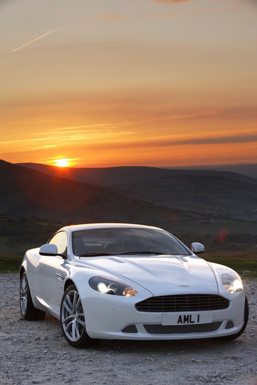 ASTON MARTIN DB9  Mekanika - Permotoran Gaya Baru