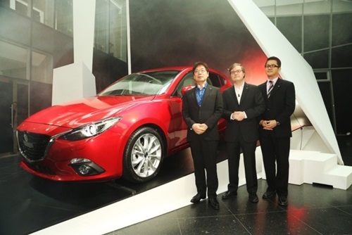 Mazda3_2013_Simultaneous_Brand_Event_01__jpg300