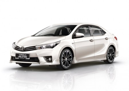 Corolla Altis 2.0V (1)