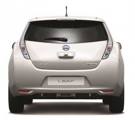 04 Nissan LEAF_Back