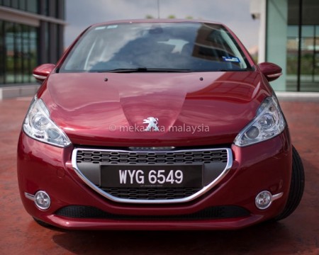 PEUGEOT 208 (13)