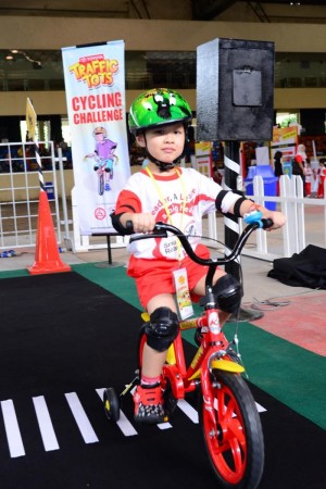 Toyota-Traffic-Tots-Mekanika (2)