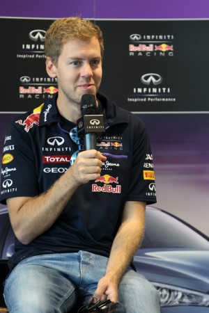 sebastian-vettel-uji-lita-Sochi-Autodrom-mekanika  (1)