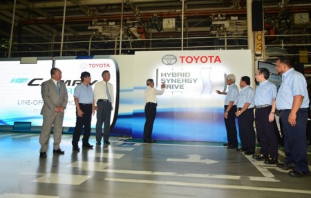 Toyota-Camry-Hybrid-CKD-line-mekanika (3)