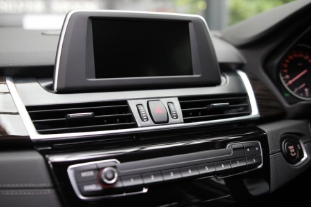 BMW-220i-Gran-Tourer -2015-mekanika (1)