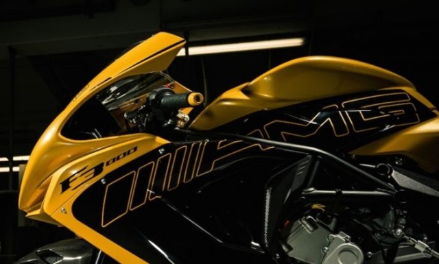 MV-Agusta-F3-800-Mercedes-AMG-GT-mekanika (4)