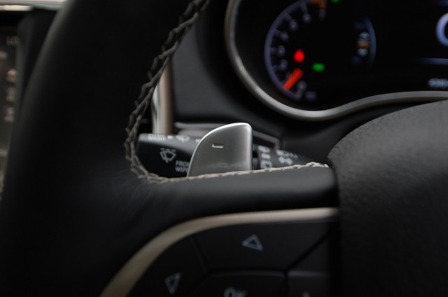 Jeep-Grand-Cherokee-Overland-mekanika-5