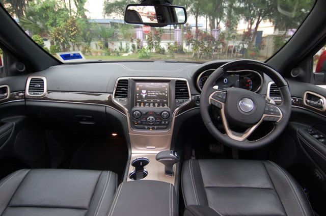 Jeep-Grand-Cherokee-Overland-mekanika-6