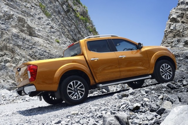 Nissan-NP300-Navara-2015-mekanika-17