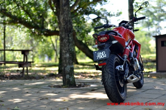 Benelli-TNT-300-test-ride-mekanika-2015 (14)