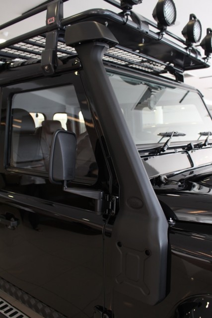 Land-Rover-Defender-Limited-Edition-mekanika (2)