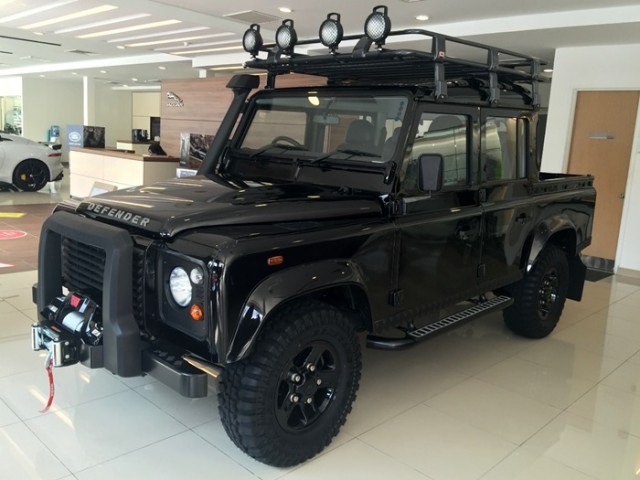 Land-Rover-Defender-Limited-Edition-mekanika (4)