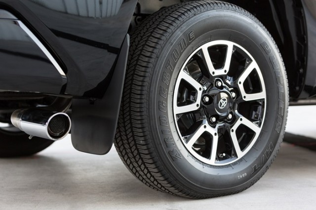 SEMA-2015-Toyota-Tundrasine-mekanika (2)