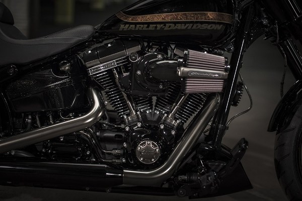 Harley -Davidson- Pro-Street-Breakout-mekanika (9)