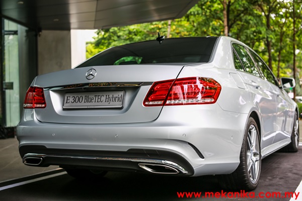 Mercedes-Benz-E-300-Bluetec-Hybrid-mekanika (16)