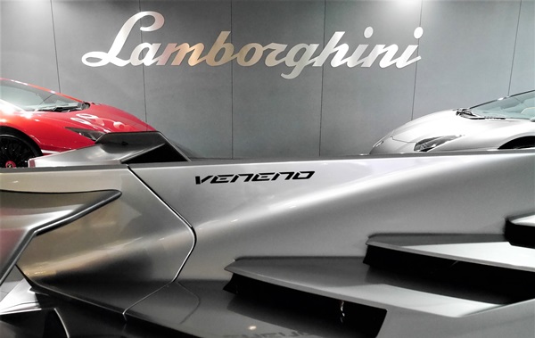 lamborghini-veneno-coupe-mekanika-1