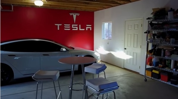 tesla-garage-gallery-mekanika-3