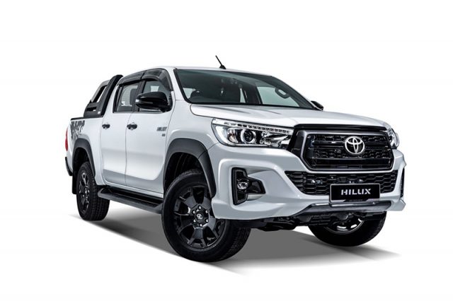 Hilux Black Edition_3Qtr  Mekanika